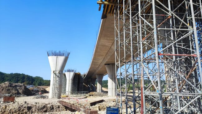 viyaduk inşaatı Euro Asfalt Modokowa 2 viyadugu birinci Kısım